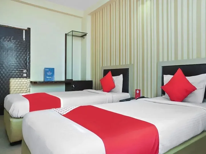 Ахмеднагар: Hotel Shades Of Royal