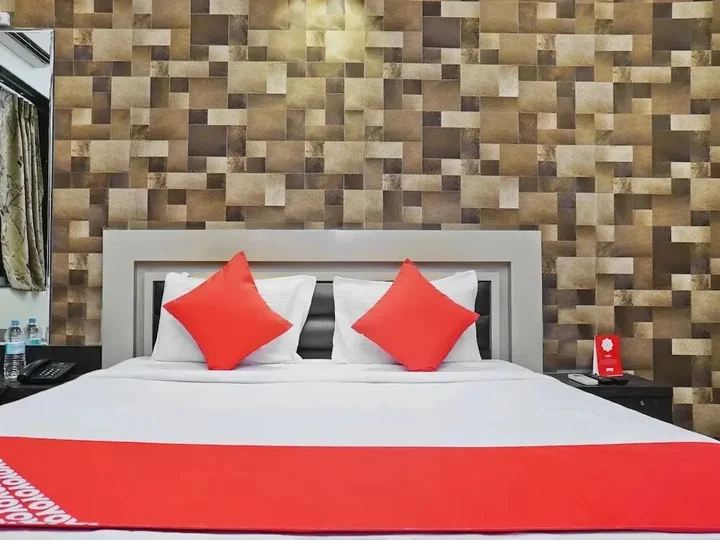 Ахмеднагар: Hotel Shades Of Royal