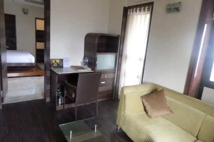 Ахмеднагар: Hotel Raj Palace