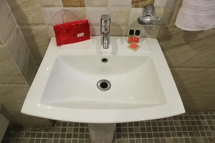 Ханзи: OYO 1180 Hotel Kartikay