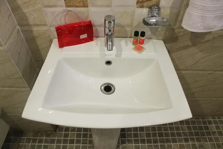Ханзи: OYO 1180 Hotel Kartikay