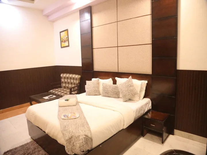 Ханзи: OYO 1180 Hotel Kartikay