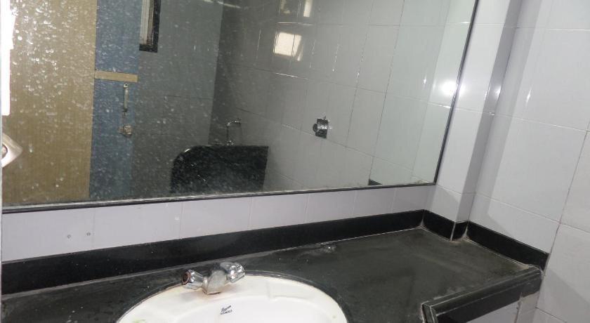 Ахмеднагар: Hotel Vaibhav