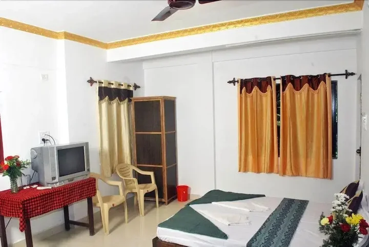 Калангут: Calangute beach side hotel