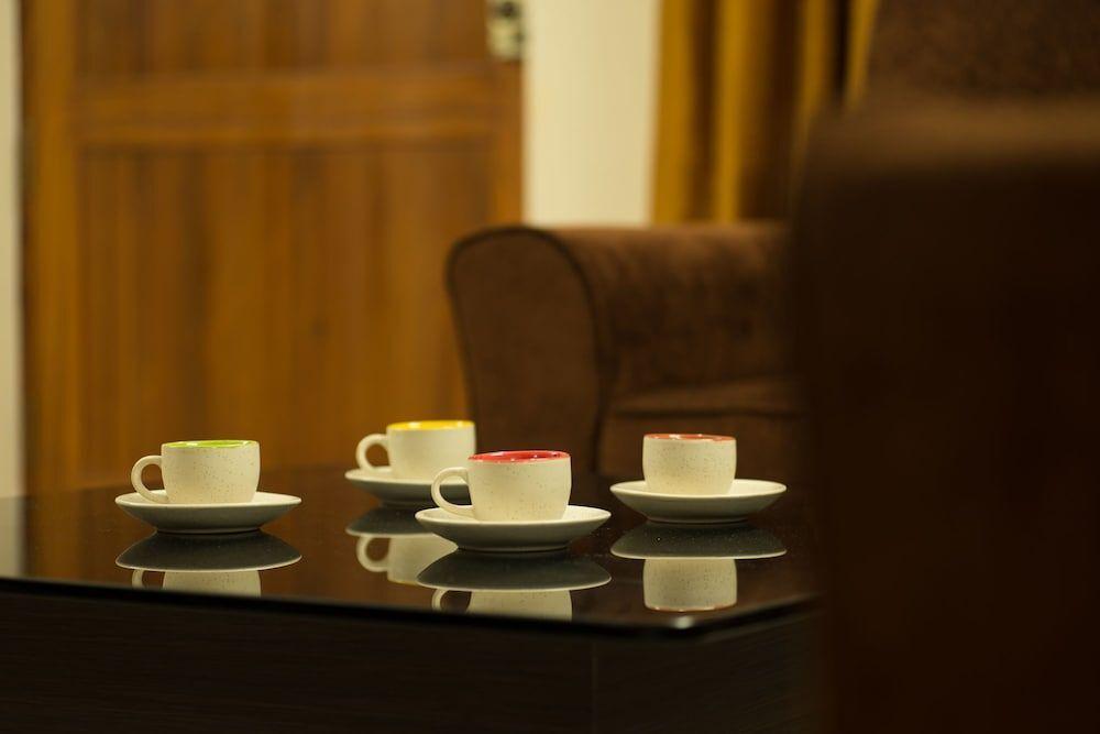 Бангалор: Triente Suites