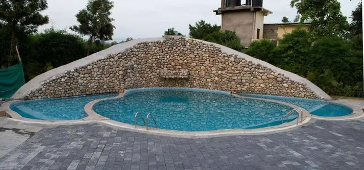 Наинитал: The Roar Resort