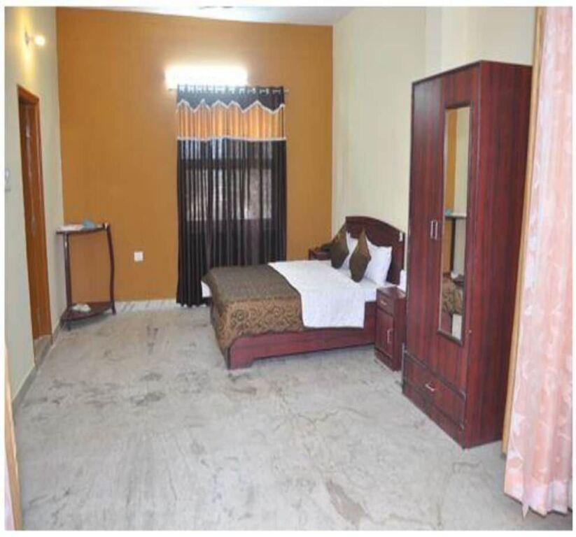Джайпур: Jypore Saffron Inn & Suites