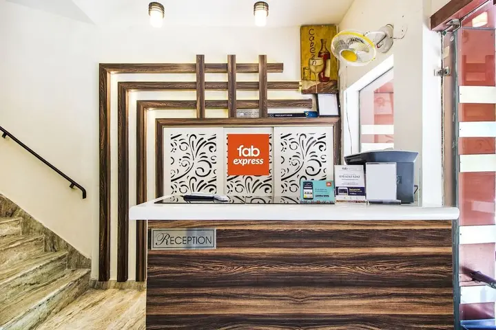 Амритсар: FabExpress Royal Residency Suites