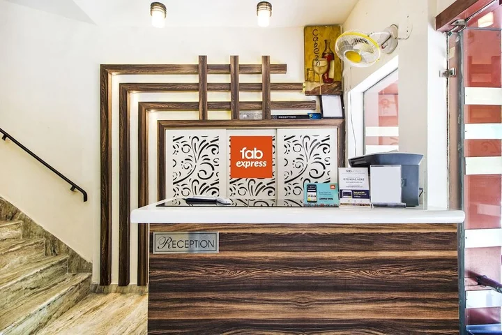 Амритсар: FabExpress Royal Residency Suites