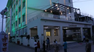 Сикар: Hotel Lakhdatar
