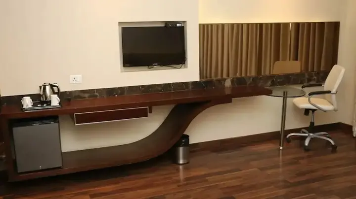 Сикар: Hotel Lakhdatar