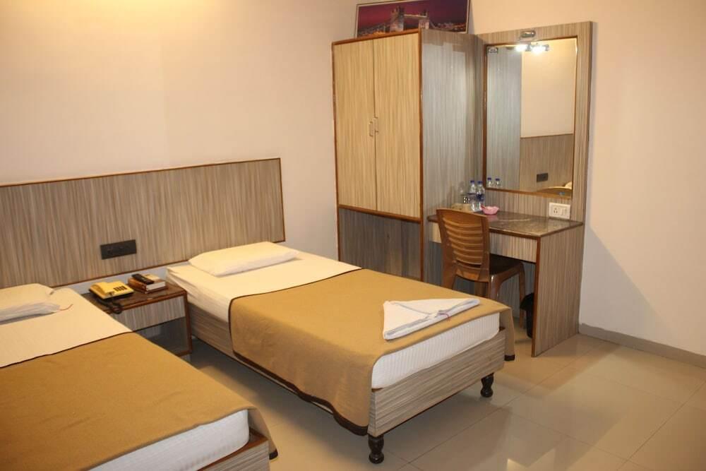 Парбхани: Hotel Niraj International