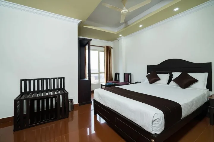 Валпарай: OYO 10428 Hotel Sandal Breeze