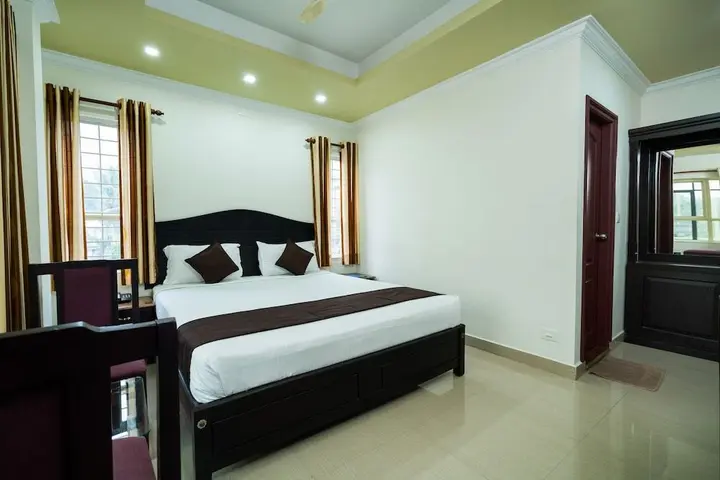 Валпарай: OYO 10428 Hotel Sandal Breeze