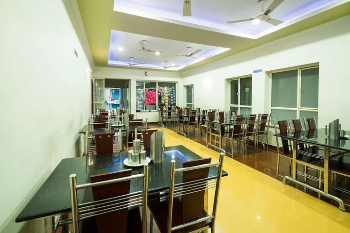 Валпарай: OYO 10428 Hotel Sandal Breeze