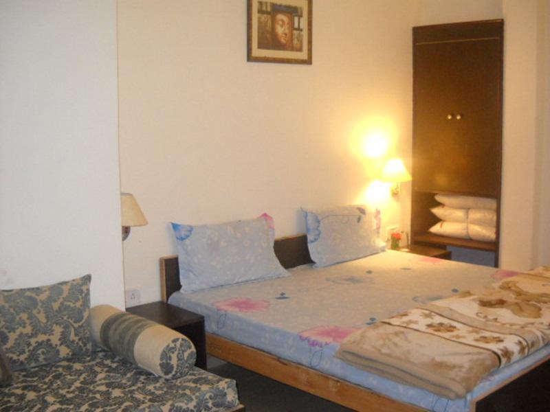 Наинитал: Club-10 Pine Lodge