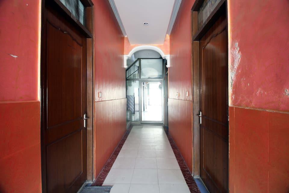 Нью-Дели: Hotel Paradise International by JMD Group