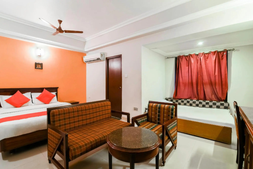Катпади: Hotel Saroj Krishna