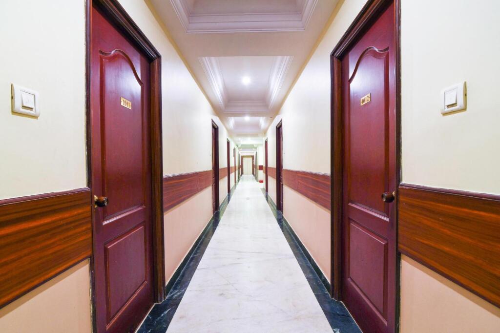 Катпади: Hotel Saroj Krishna