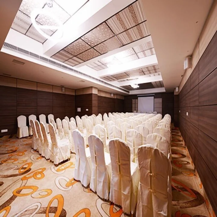 Эроде: Hotel Atrium