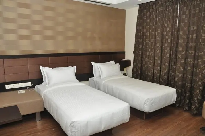 Эроде: Hotel Atrium