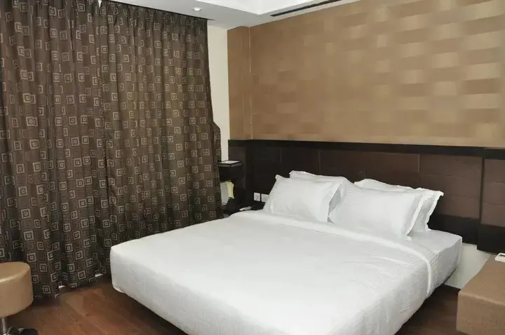 Эроде: Hotel Atrium