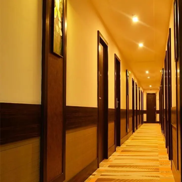 Эроде: Hotel Atrium