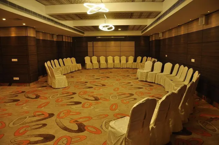 Эроде: Hotel Atrium