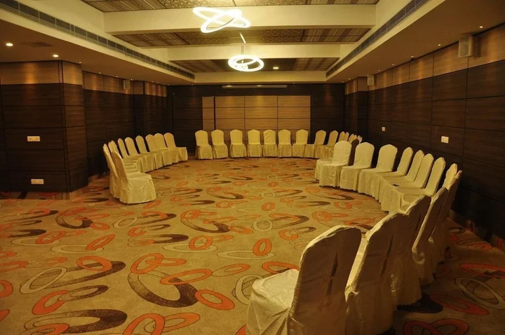 Эроде: Hotel Atrium