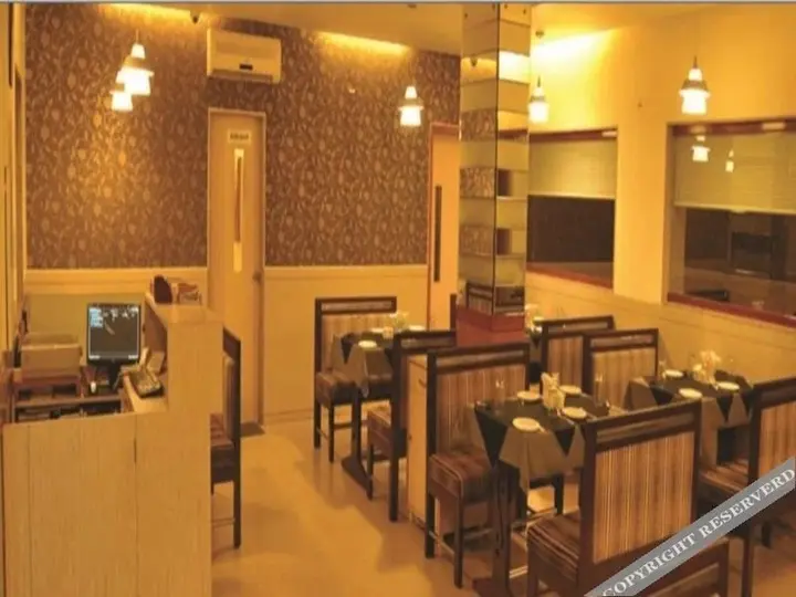 Бхаруч: Hotel Corona