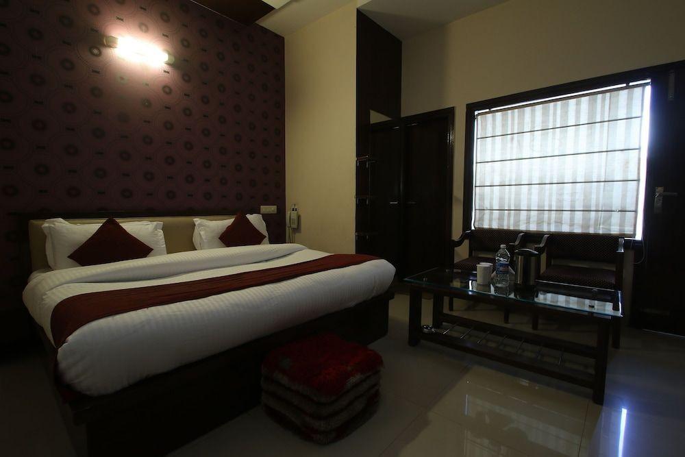 Панчкула: Hotel Maharani Regency