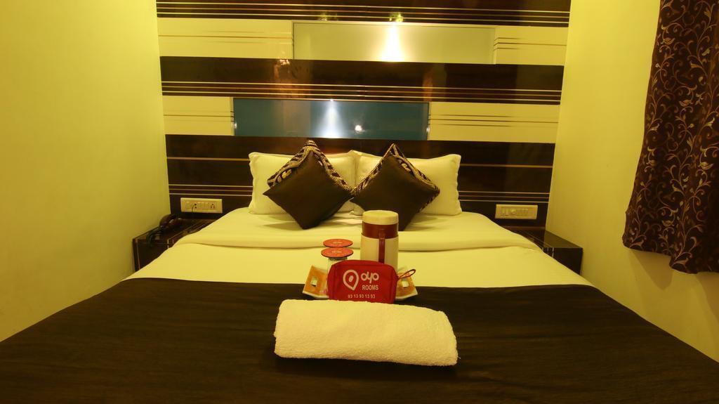 Мумбаи: OYO 424 Hotel Apple Suites