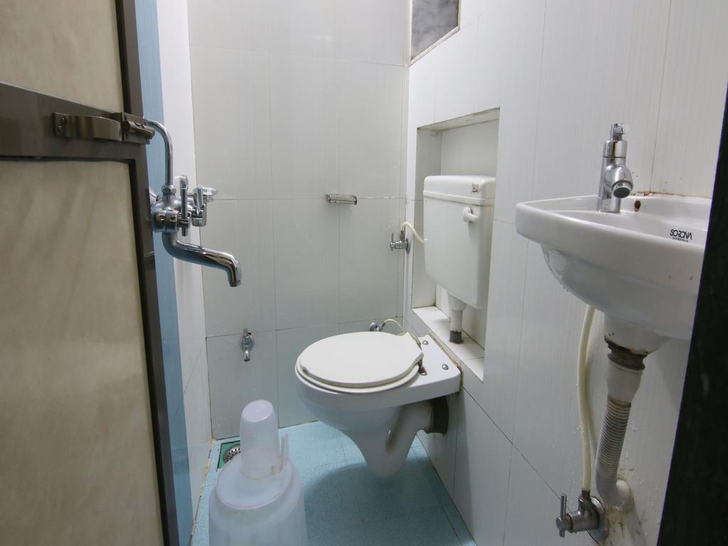 Мумбаи: OYO 424 Hotel Apple Suites