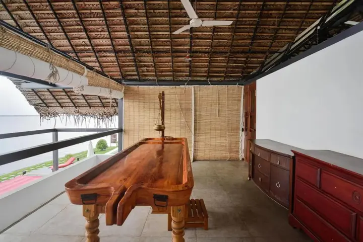 Аллеппи: Rain Dance HouseBoat