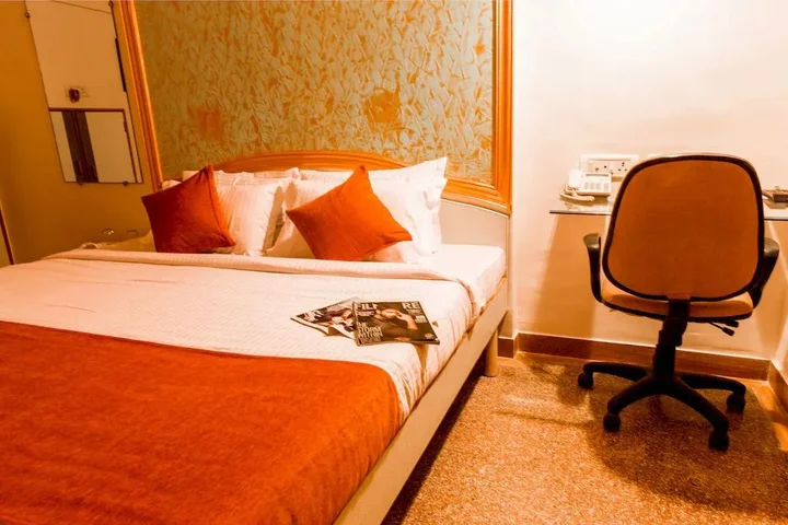 Мумбаи: Hotel Lake View Residency