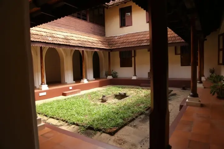Аллеппи: Villa De Parrai