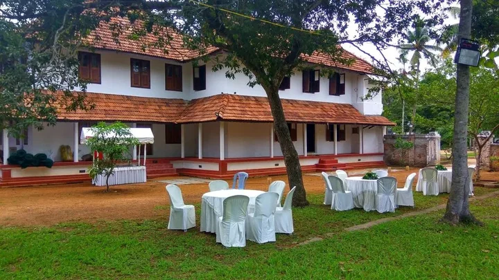 Аллеппи: Villa De Parrai