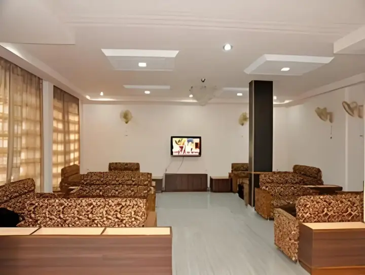 Катра: Vishal Hotel
