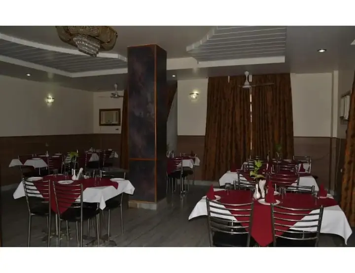 Катра: Vishal Hotel