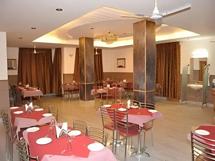 Катра: Vishal Hotel