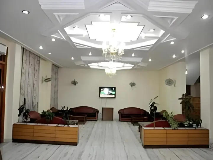 Катра: Vishal Hotel