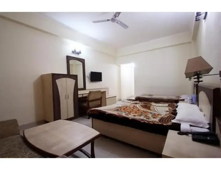 Катра: Vishal Hotel