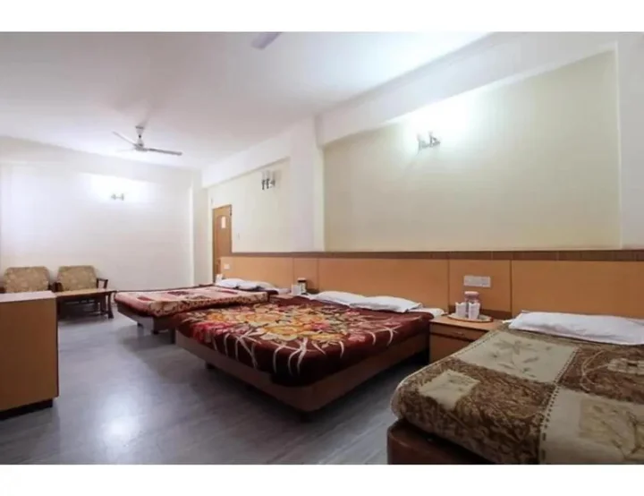 Катра: Vishal Hotel