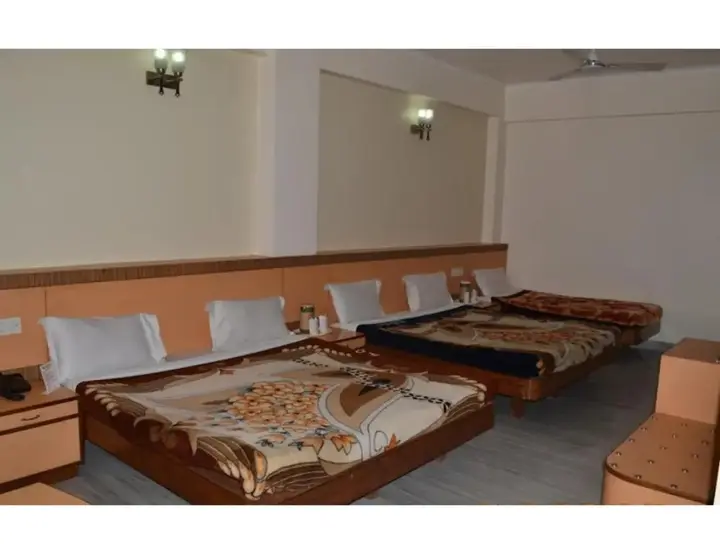 Катра: Vishal Hotel