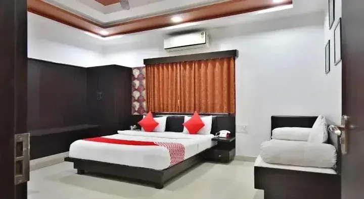 Луни: Hotel Rajputana Heights