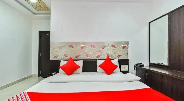 Луни: Hotel Rajputana Heights