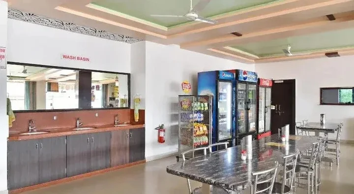 Луни: Hotel Rajputana Heights