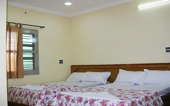 Тирупати: Pujitha Residency