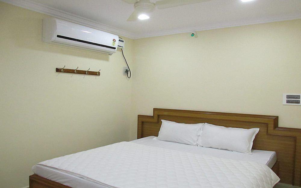 Тирупати: Pujitha Residency