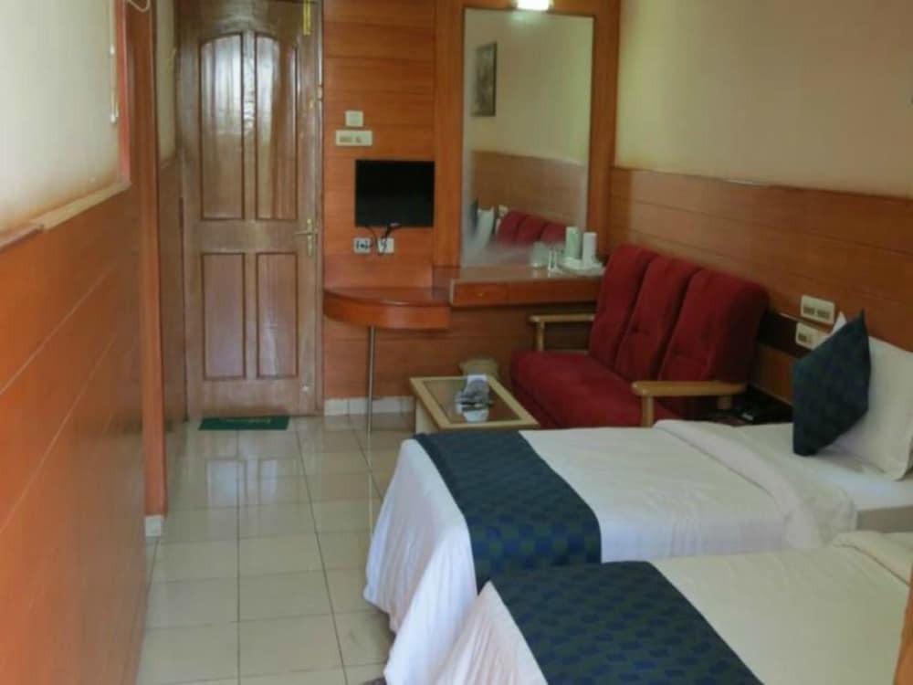 Бадами: Hotel Rajsangam International